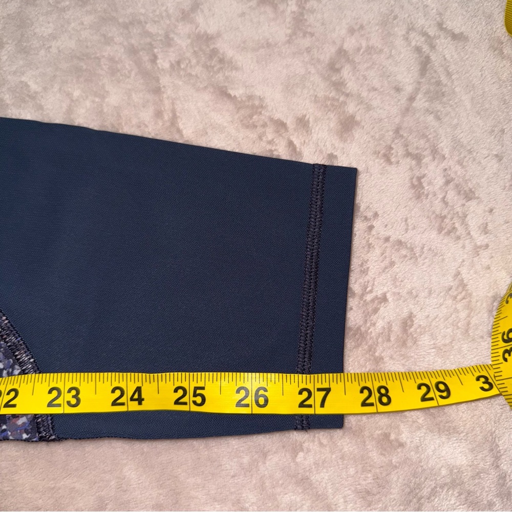 Athleta rainier printed mesh tight legging size 2X - Picture 10 of 10